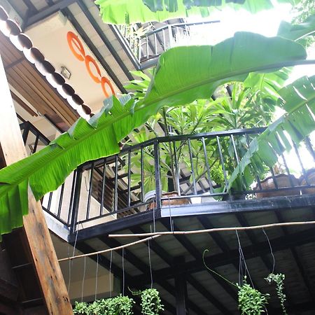 Eco House Apartment Bangkok Bagian luar foto