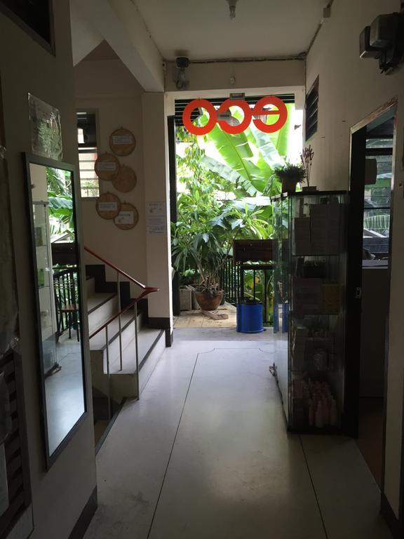 Eco House Apartment Bangkok Bagian luar foto