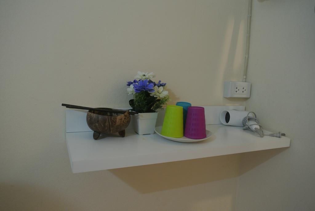 Eco House Apartment Bangkok Bagian luar foto