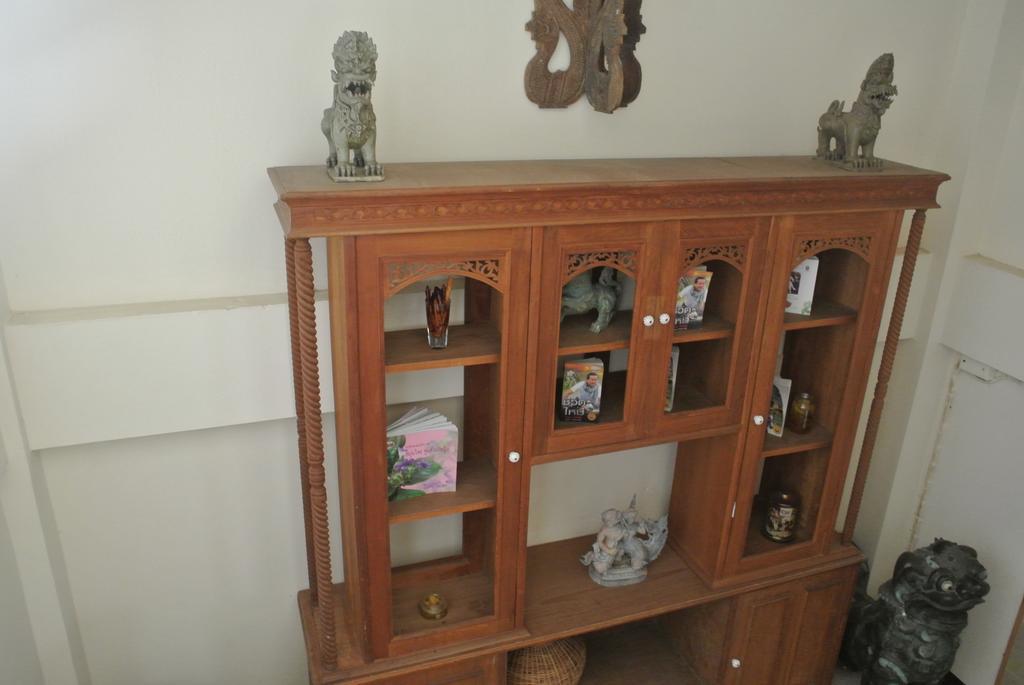 Eco House Apartment Bangkok Bagian luar foto
