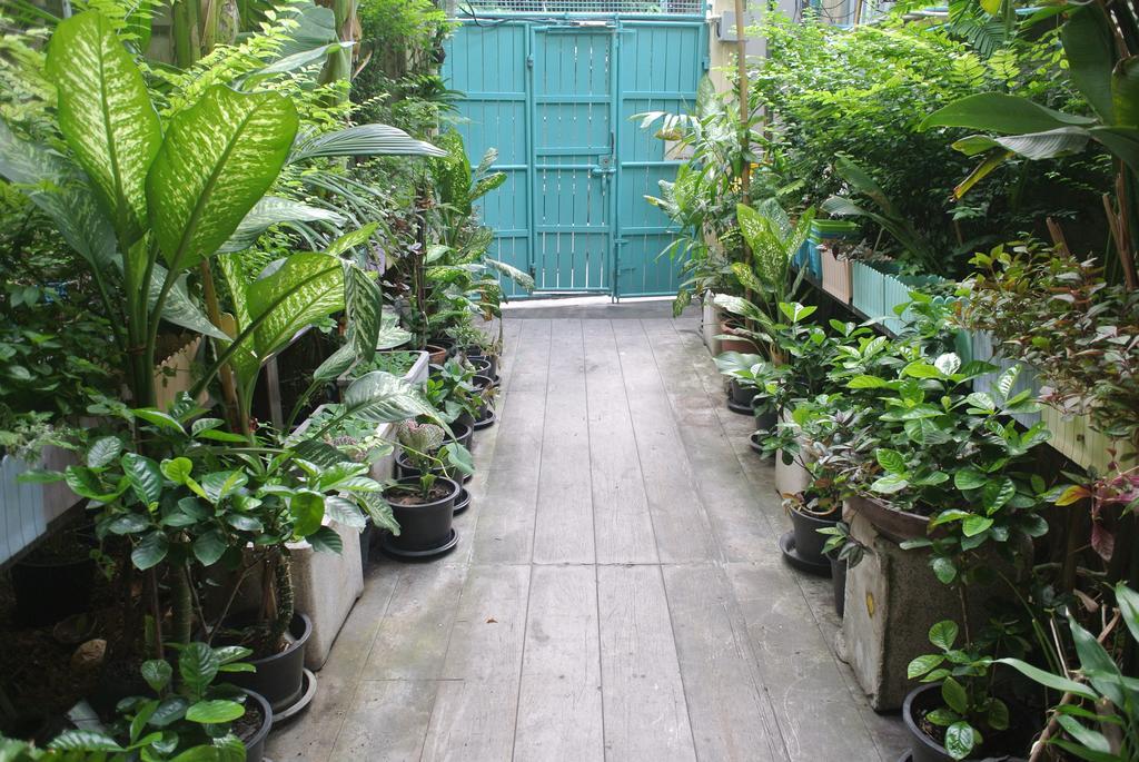 Eco House Apartment Bangkok Bagian luar foto