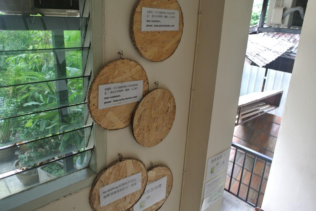 Eco House Apartment Bangkok Bagian luar foto