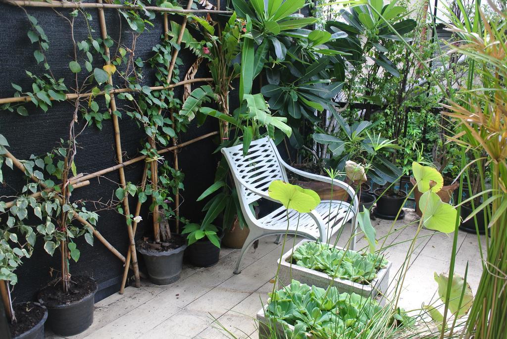 Eco House Apartment Bangkok Bagian luar foto